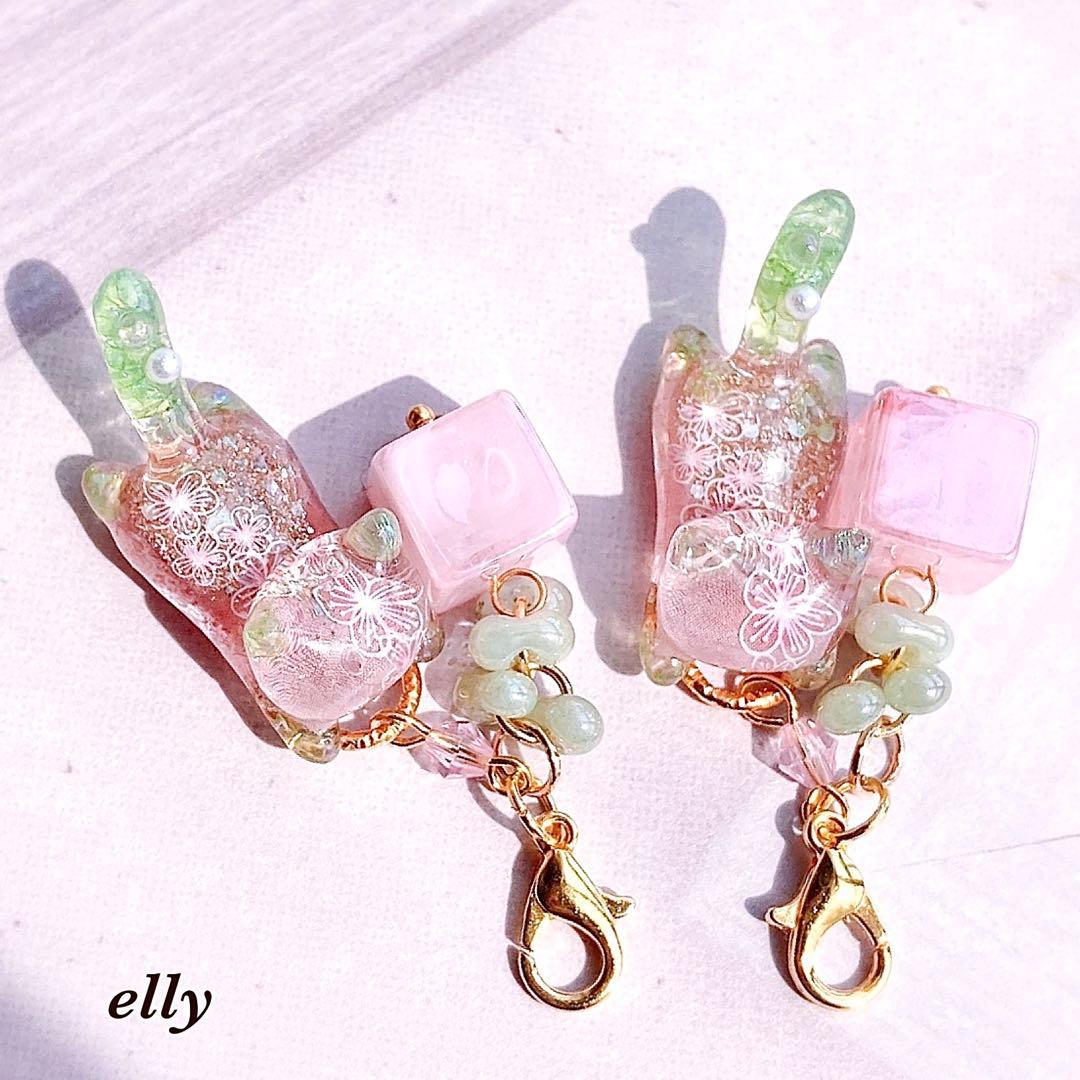 mooncho様】1193.天然石 つまみ細工 桜 じゃれ猫 レジン