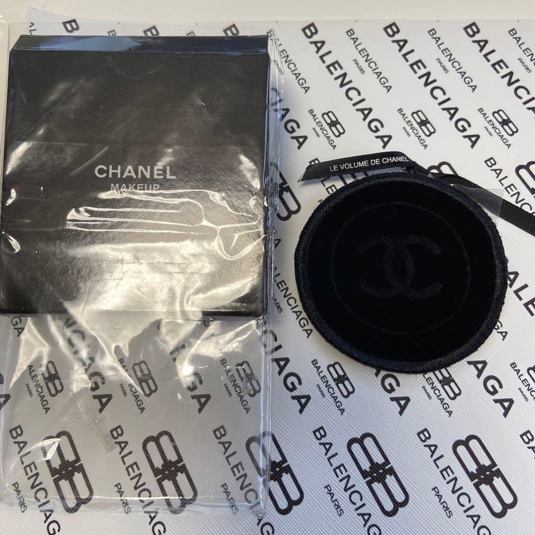 レア　CHANELの手鏡です