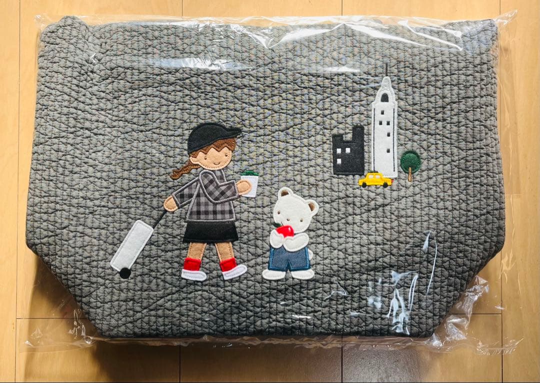 【新品】ファミリア×ピオヌンナル　バッグ voyage（ボヤージュ）　グレー