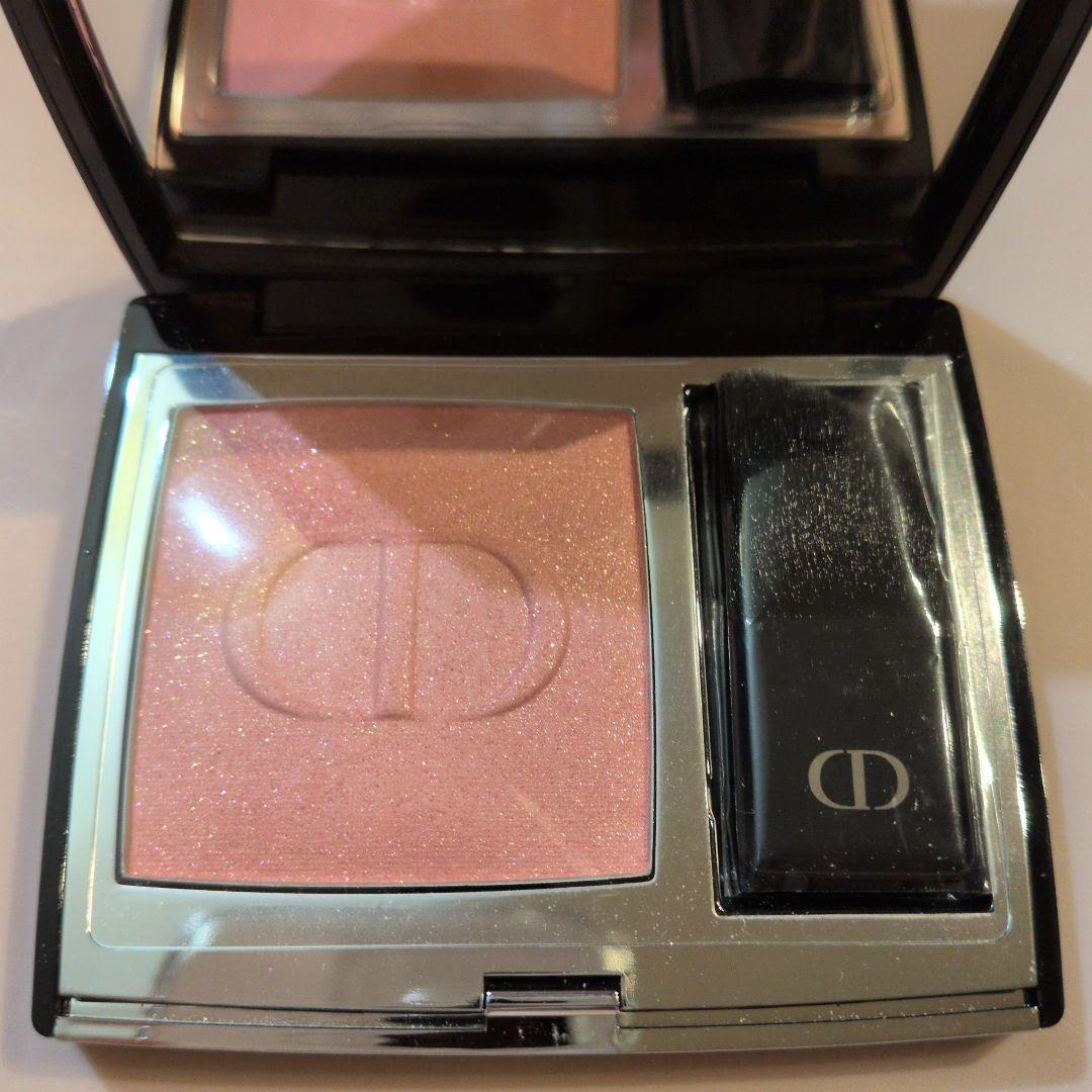 ディオール　スキンルージュ　ブラッシュ　212 チュチュホログラフィック　チーク