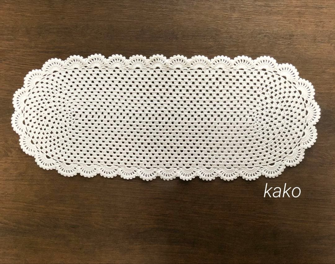 レース編み楕円形のドイリーA（48×20㎝） - メルカリ