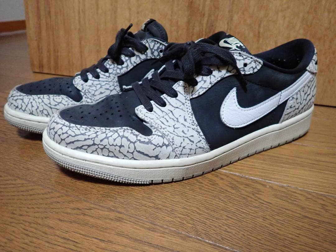 【美品】Nike Air Jordan 1 Retro Low ブラックセメント