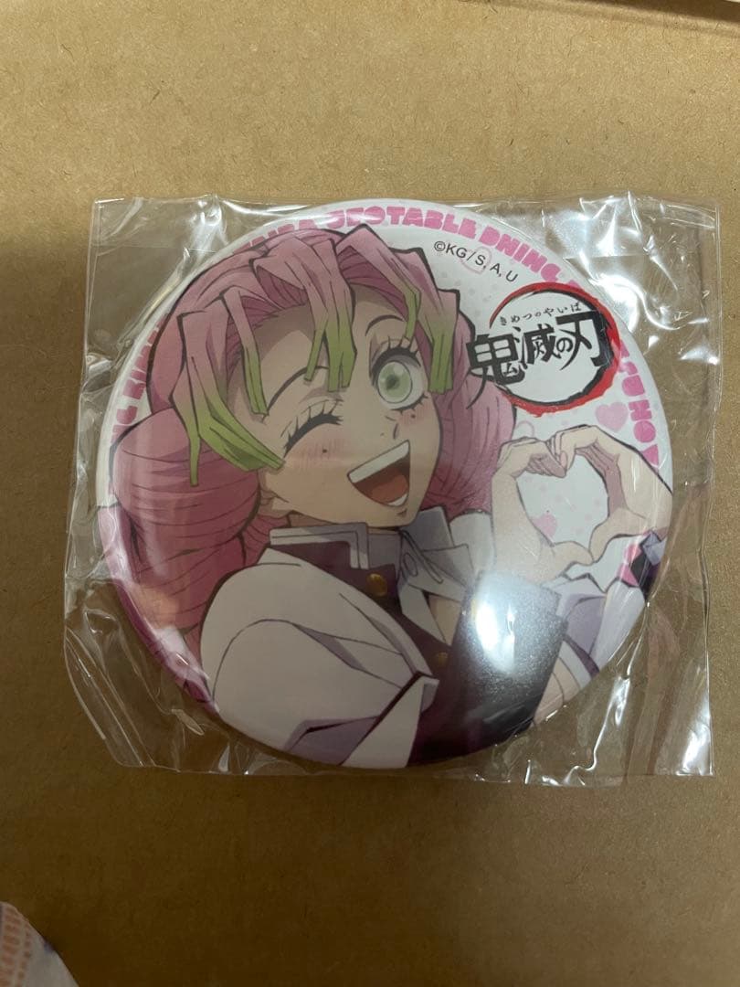 鬼滅の刃 ufotable DAINING 甘露寺蜜璃 缶バッジ