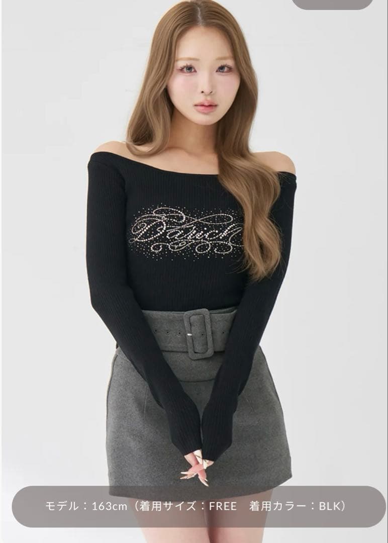 ダーリッチ　完売品ビジューロゴボートネックニットトップス　ブラック