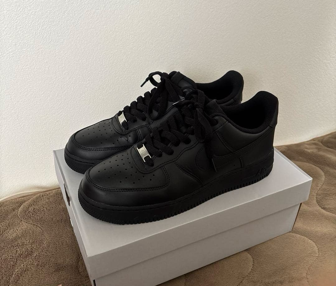 靴 nike Air Force 1 black