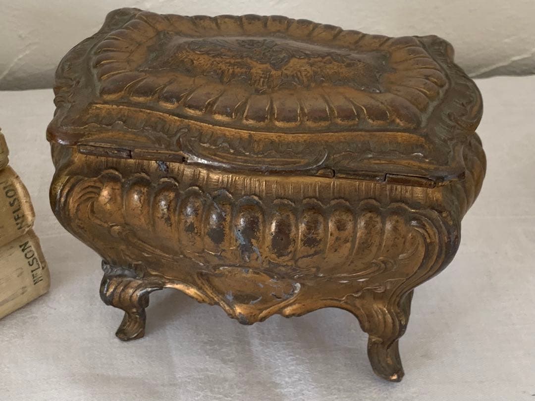 フランスアンティーク　ジュエリーケース　脚付　ブロカント ガラスのアンティークジュエリーボックス フランスアンティーク