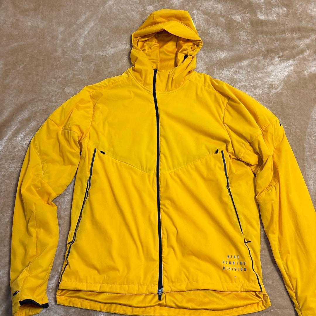 ナイキ ラン ディビジョン ダイナミック ベント ランニングジャケット NIKE（ナイキ）の「ナイキ ラン ディビジョン ウィメンズ ダイナミック