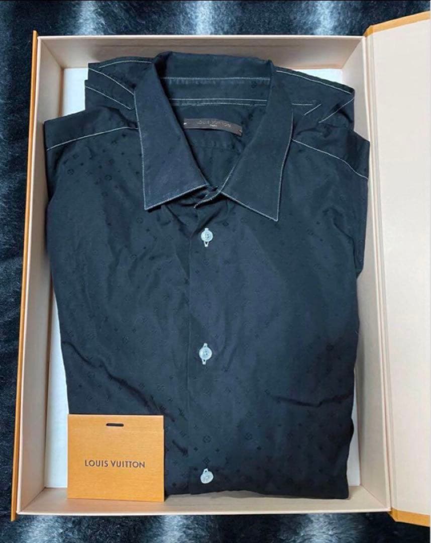 LOUIS VUITTON ブラック 長袖シャツ　ルイ　ヴィトン　Tシャツ