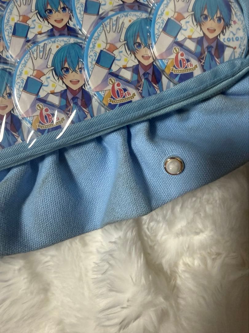 ころん 6周年 缶バッジ 等身 痛バ - メルカリ