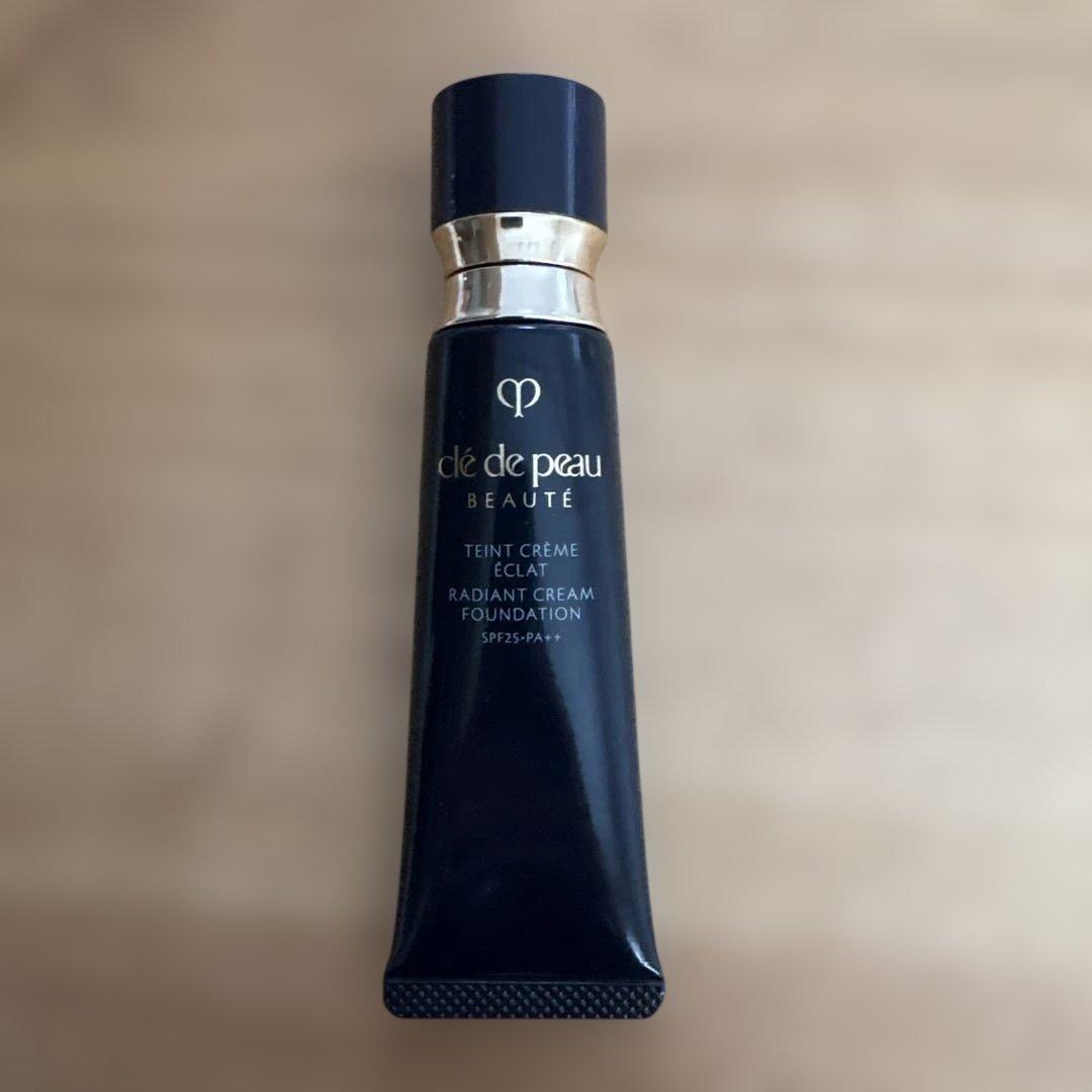 クレ・ド・ポー　ボーテ　タンクレームエクラn オークル10 クレ・ド・ポー ボーテ タンクレームエクラn オークル10をレビュー