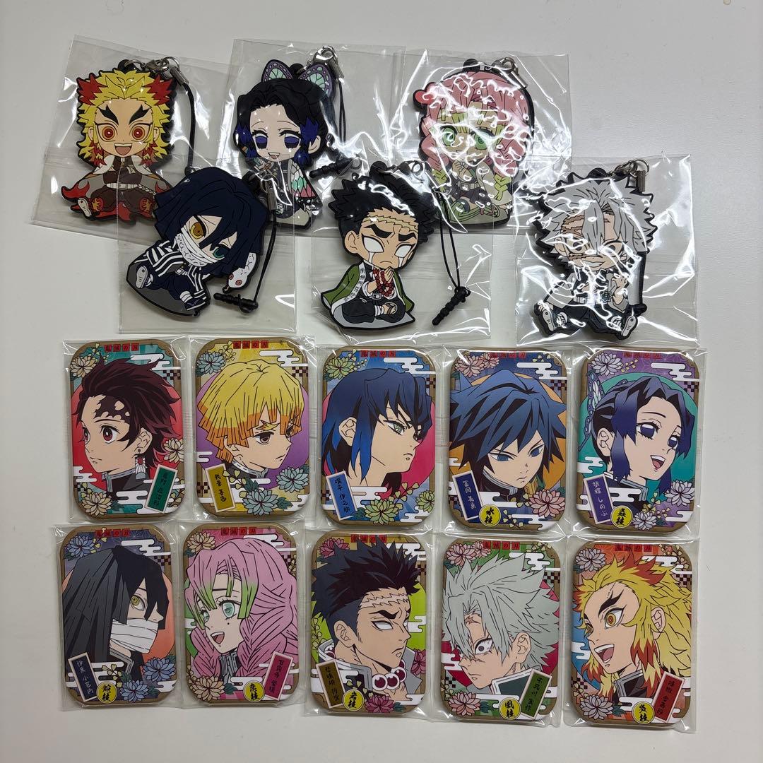 鬼滅の刃　まるかくカンバッジ3 10種 ぺたん娘　ラバーストラップ　柱　8種