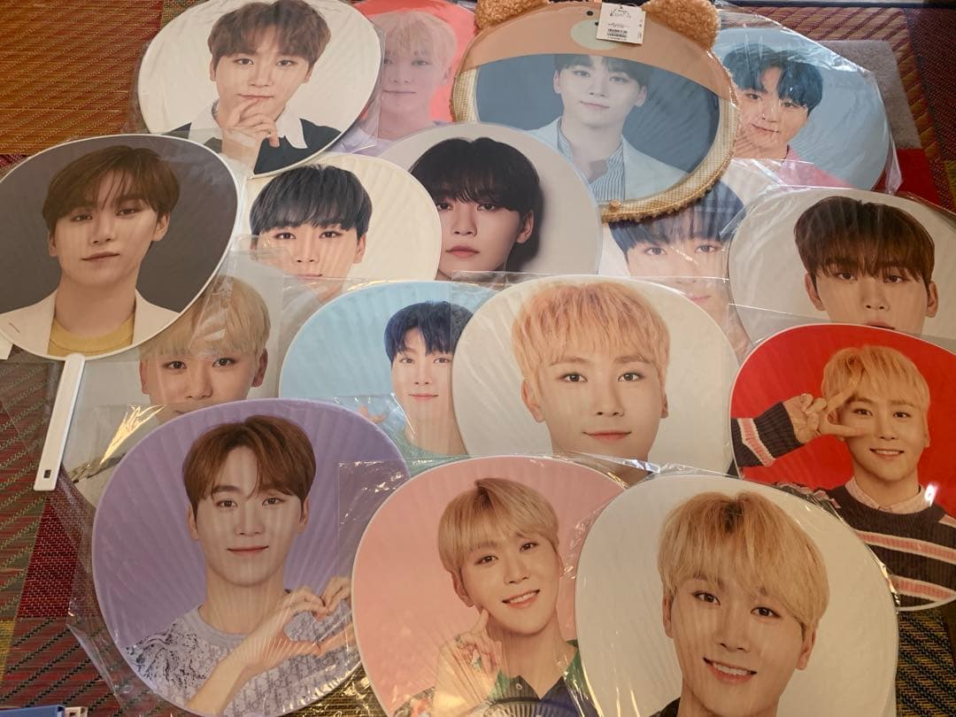 スングァン　トレカ　うちわ　缶バッチ　アクスタ　ぬいぐるみ　スローガン　まとめ