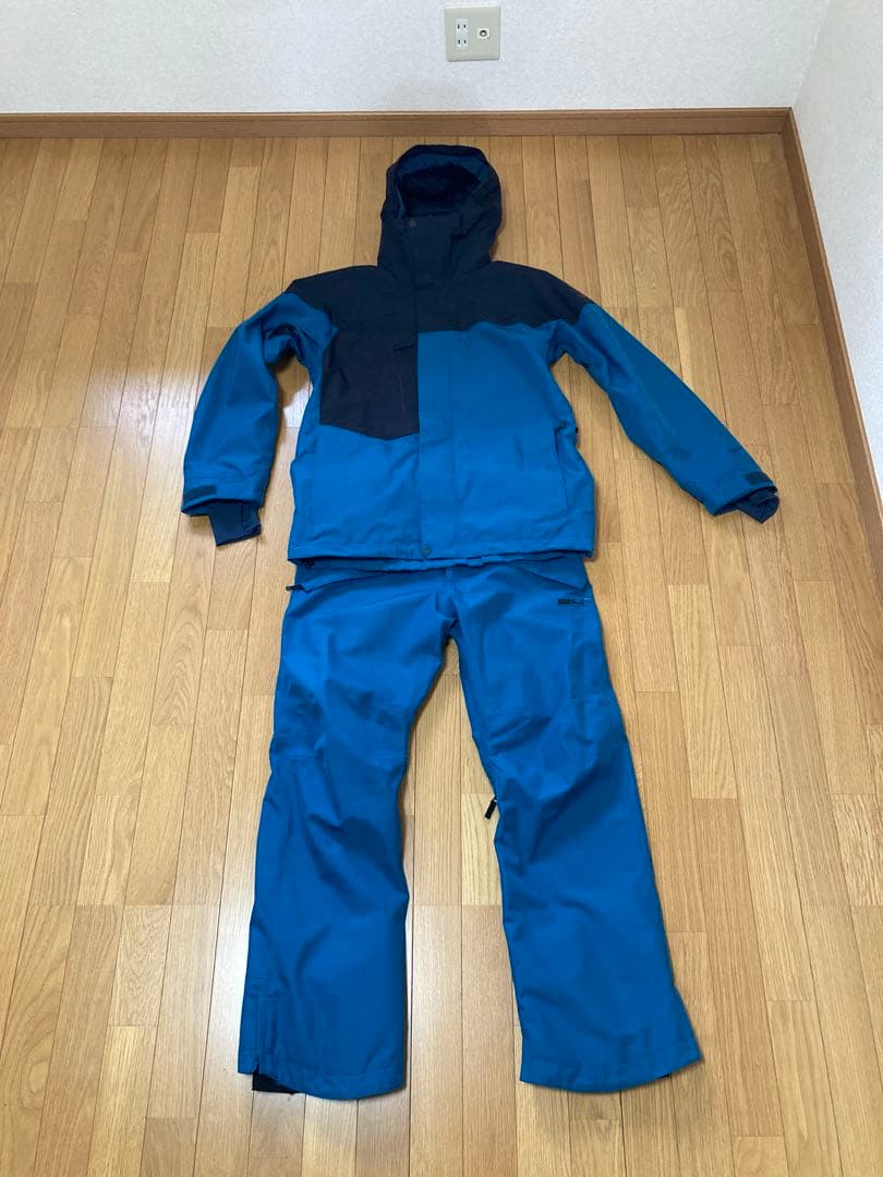 241 スノーボードウエア　GORE-TEX 上下セット