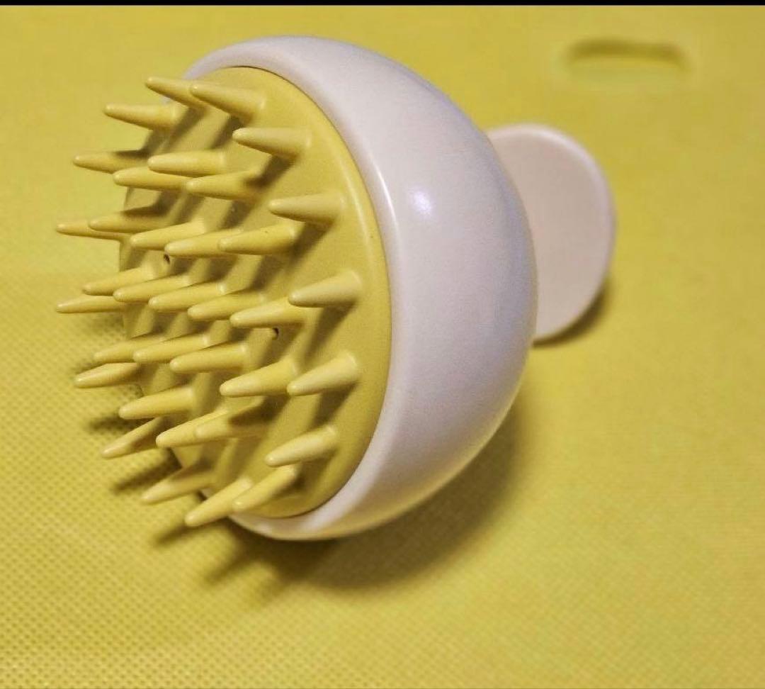 スカルプブラシ　ピンク　頭皮マッサージ
