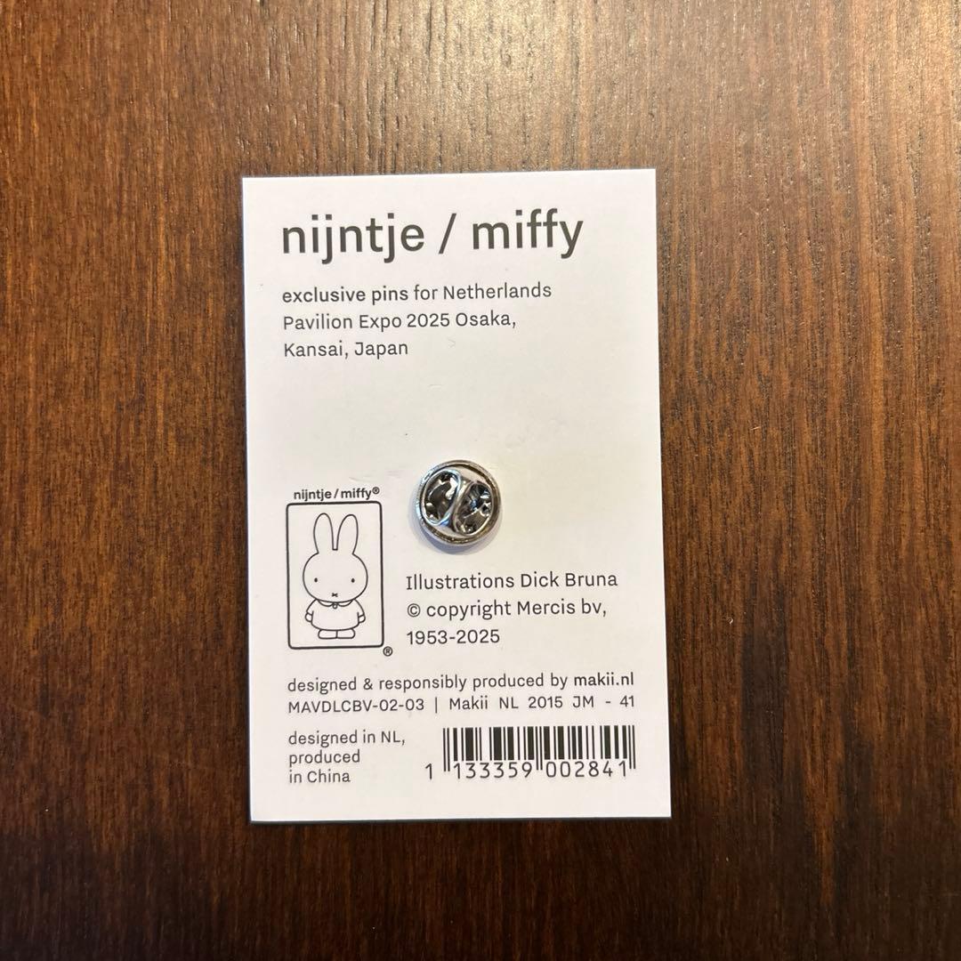万博 ミッフィー ピンバッチ オランダ館限定 - メルカリ