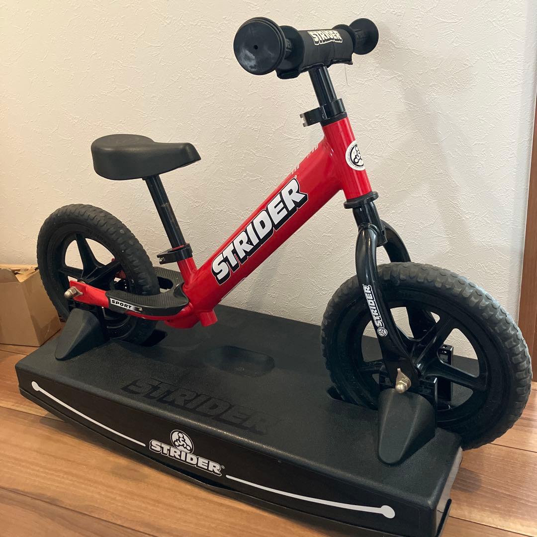 STRIDER スポーツ 12インチ 赤 ロッキングベース付き（一部部品無し