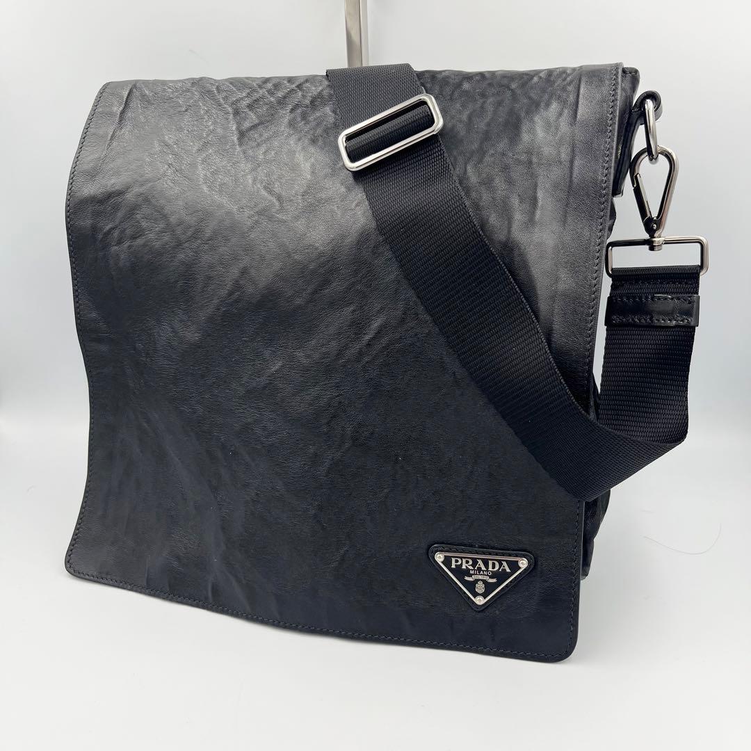 【極美品】PRADA メッセンジャーバッグ　ラムレザー　三角ロゴ　希少アイテム