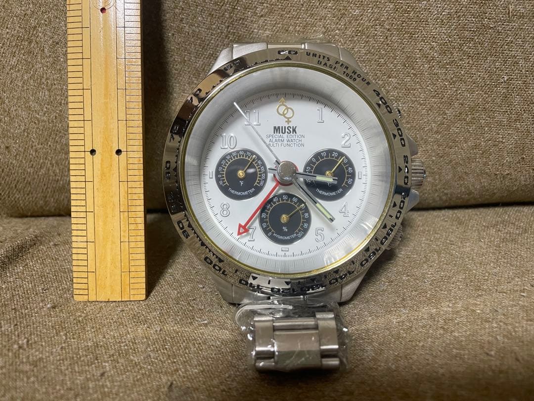 【レア！】musk 腕時計型置き時計　大きい腕時計　動作確認済み　アラーム d66d0289-b188-41b6-8c90-