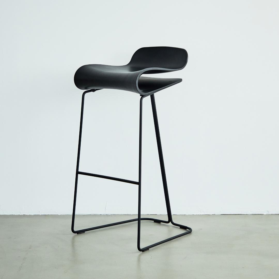 Kristalia クリスタリア BCN BAR STOOL　になります。