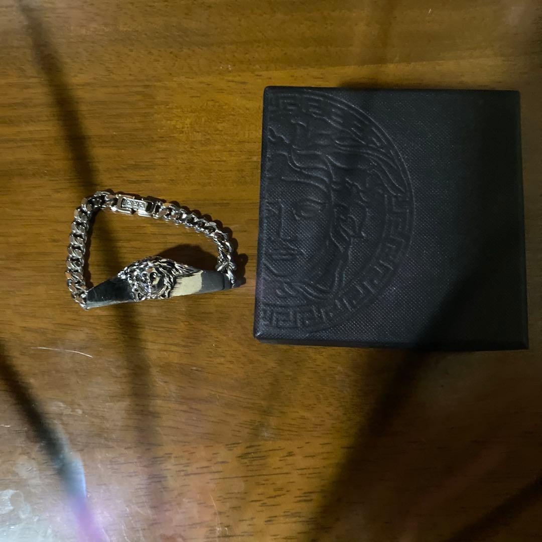 Versace ライオンヘッドブレスレット