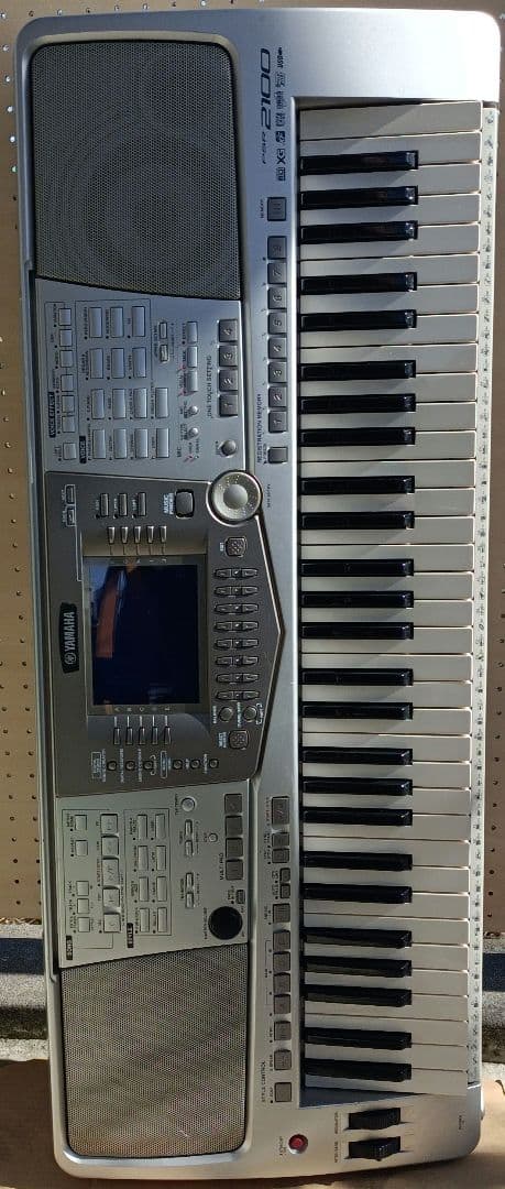 Yamaha PSR-2100シルバー 61鍵 Yamaha PSR-2100 61-key PORTATONE Electric Keyboard w/ bag | Reverb