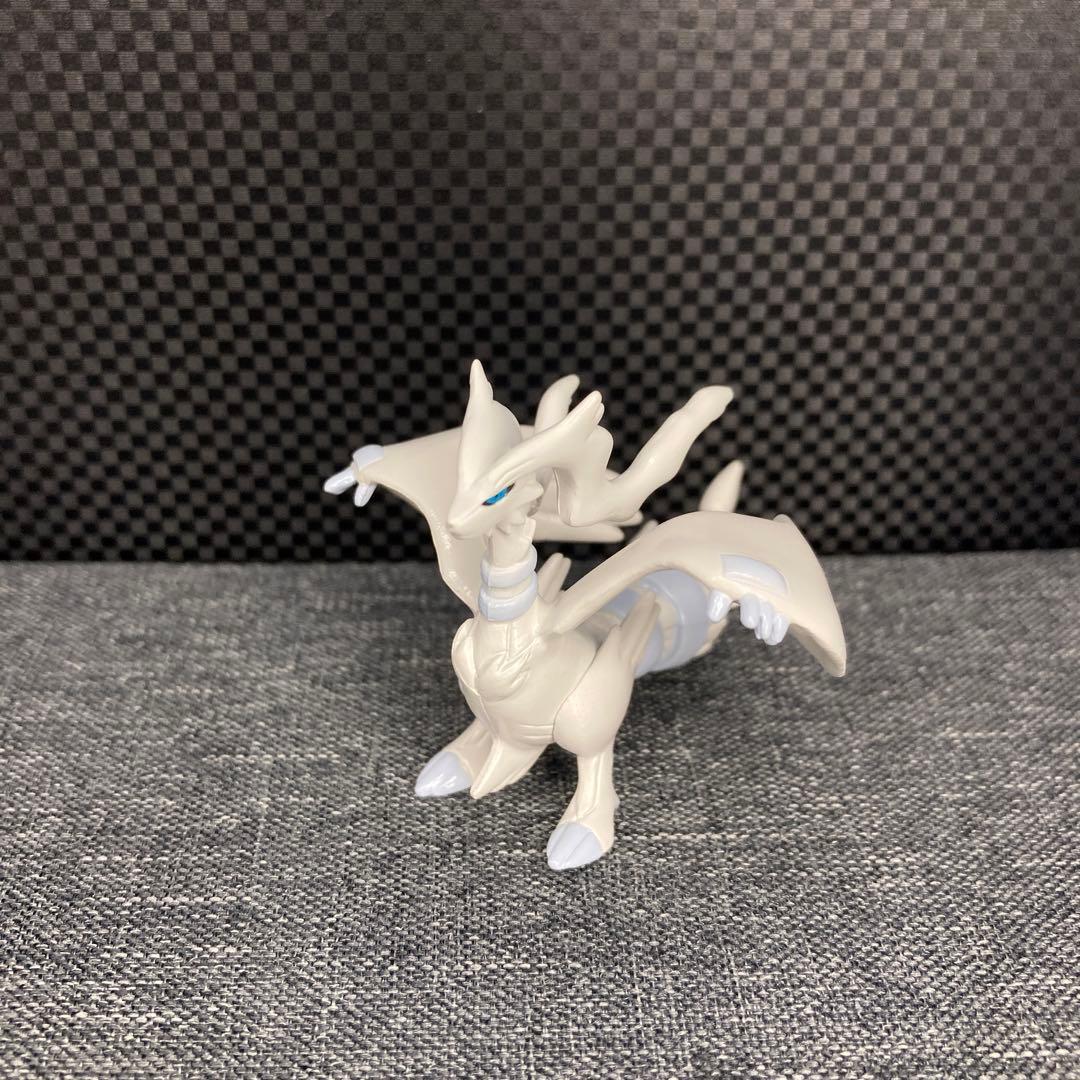 モンコレ レシラム ゼクロム キュレム 3点セット - メルカリ