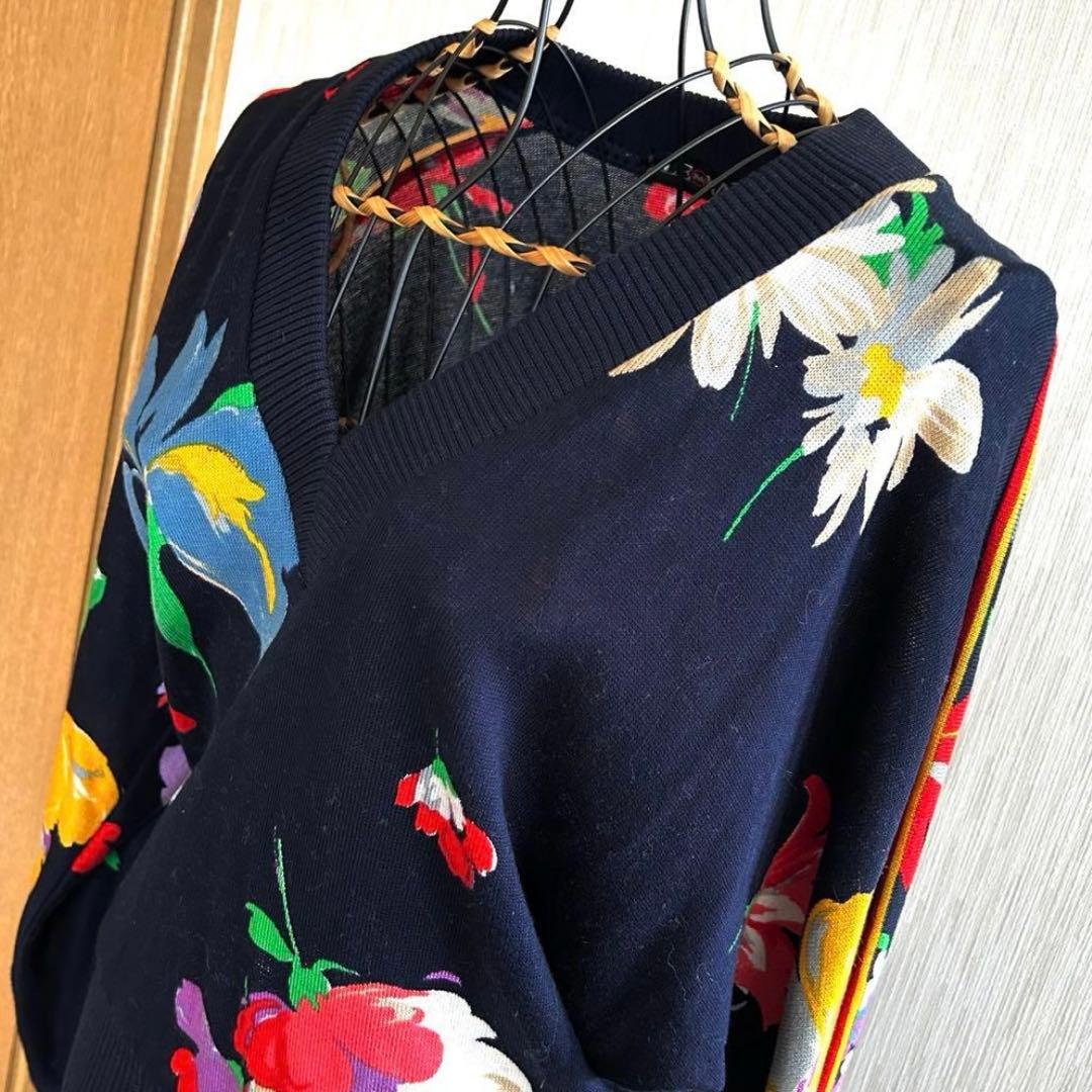 レオナールLEONARD 花柄 Vネックカットソー フラワー ネイビー 春