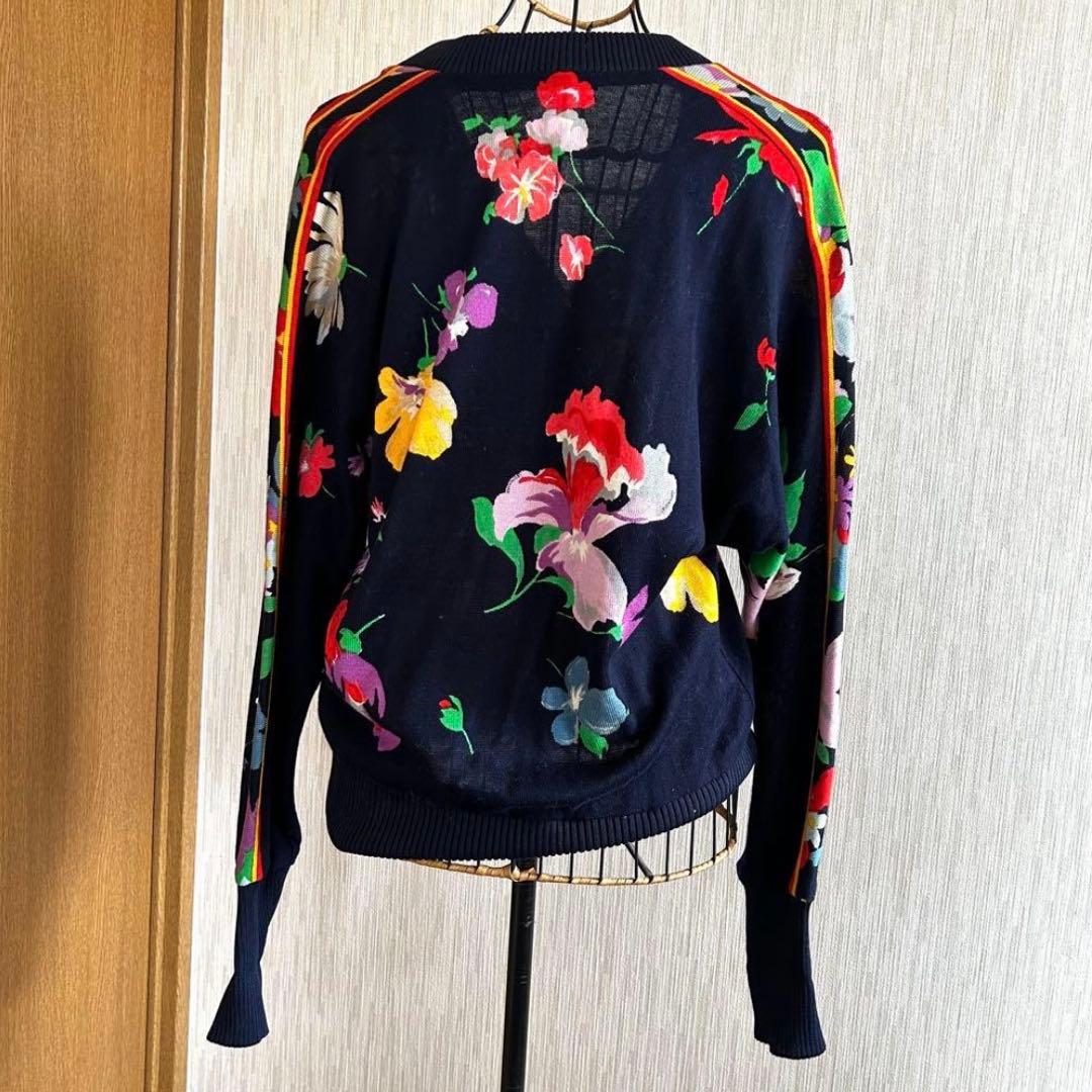 レオナールLEONARD 花柄 Vネックカットソー フラワー ネイビー 春