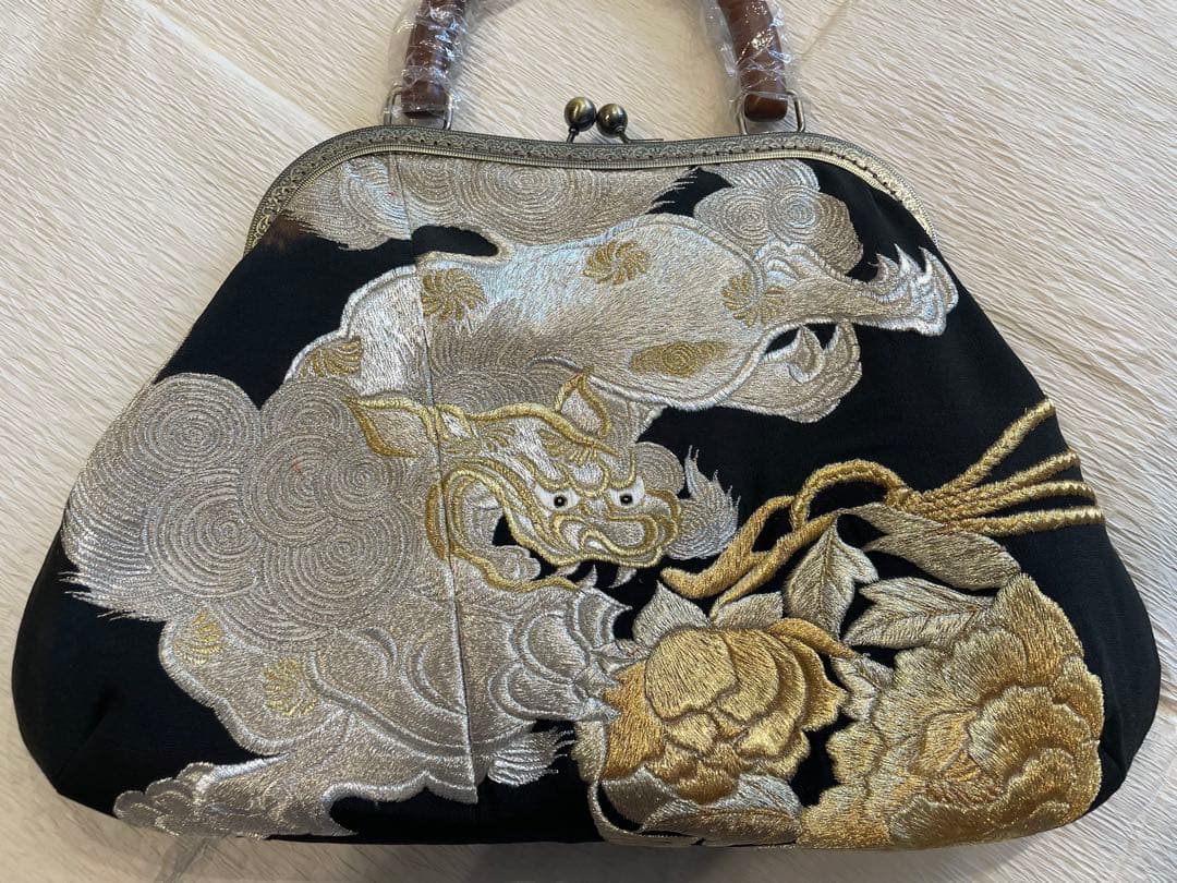 古布リメイクがま口バッグ 留袖 唐獅子 刺繍 - メルカリ