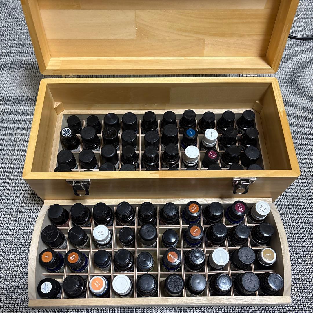 ア*ラ様 エッセンシャルオイル　８０本セット　精油ボックス付き