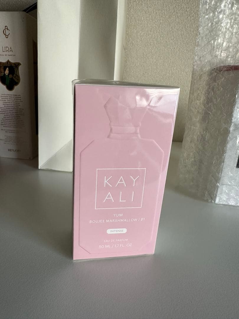 KAYALI Yum Boujee Marshmallow 香水　カヤリ