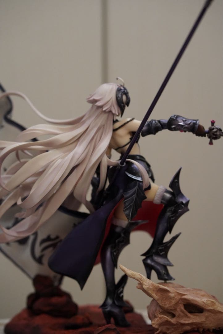 アヴェンジャー/ジャンヌ・ダルク[オルタ] 昏き焔を纏いし竜の魔女