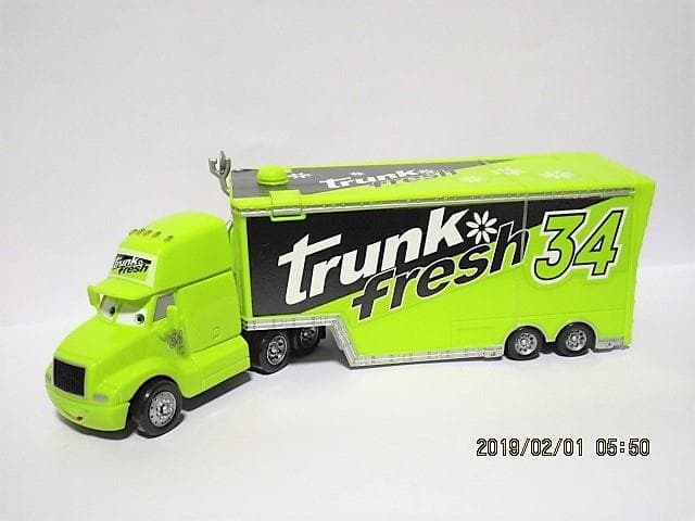 トランクフレッシュ 34 ハウラーコンボイ マテル製 カーズミニカー