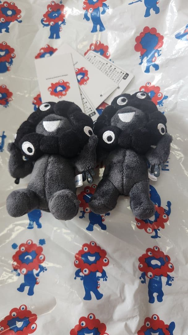 黒ミャクミャク　カラビナ　立ち・座りセット くろミャクミャク　ぬいぐるみ