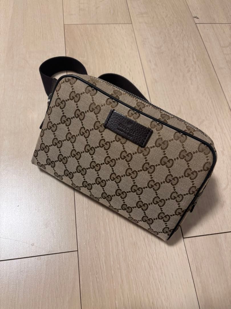 Gucci GGキャンバス　ボディバッグ
