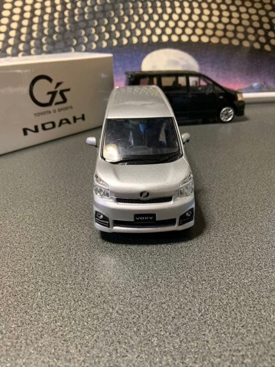 トヨタ ヴォクシー ミニカー 非売品 - メルカリ