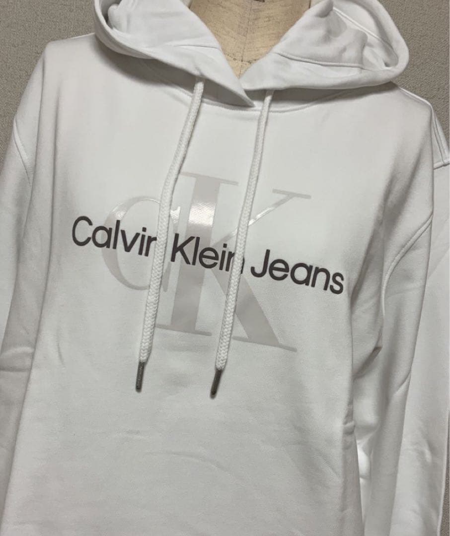 ラ*ル様 【未開封美品】カルバンクライン　パーカー