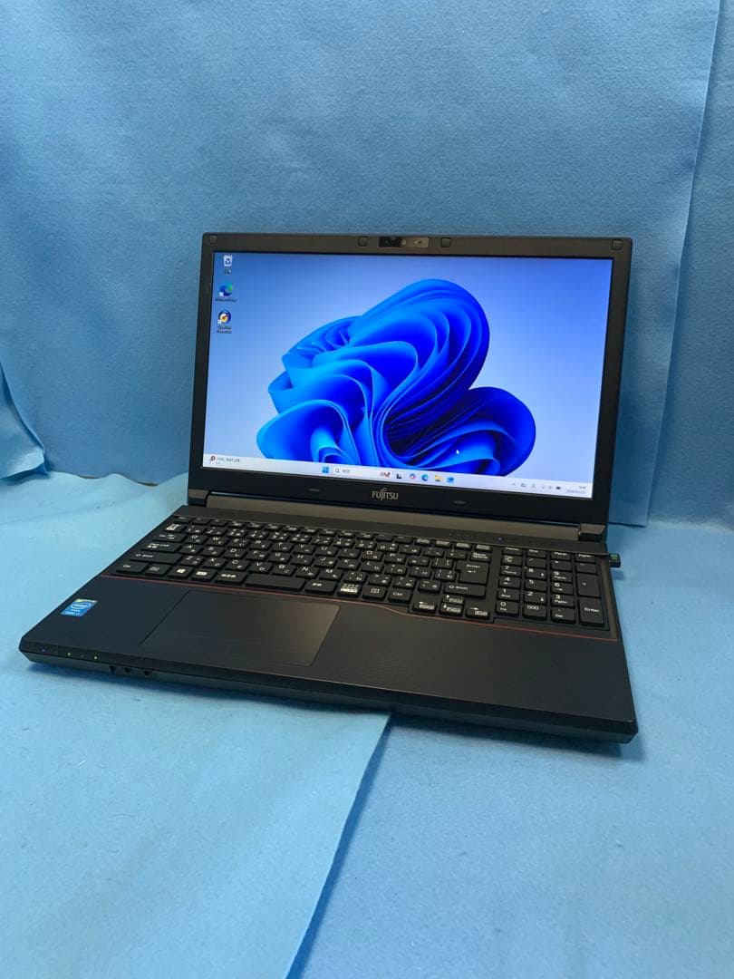 きれい/富士通/4th i7/Windows11/新品SSD/8GB③