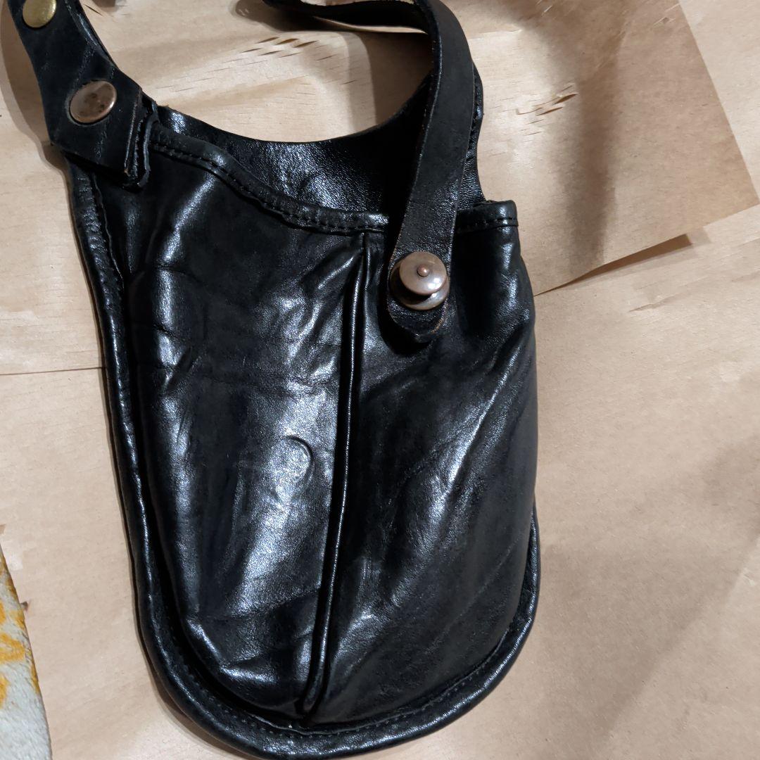 美品 イサムカタヤマ バックラッシュ ウエストポーチ タンニン製品染め 黒