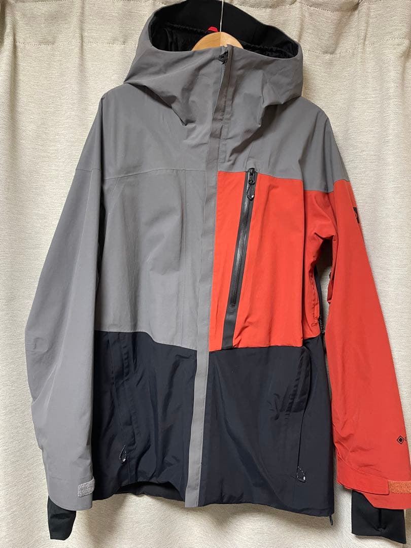 686 GORE-TEX GT ジャケット 22-23 Mサイズ 10回程度使用