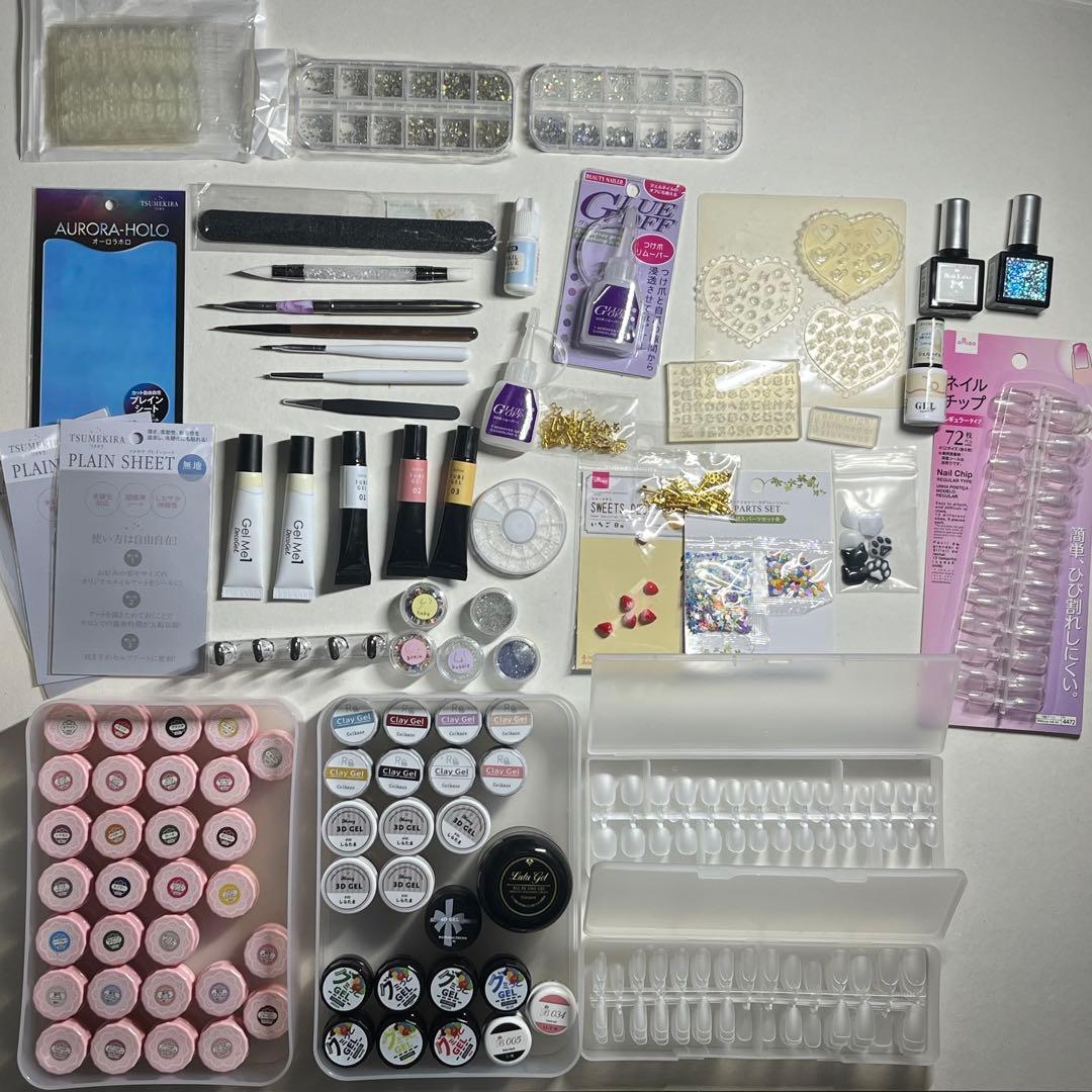 ネイルアートセット 多彩なカラーと用具　初心者