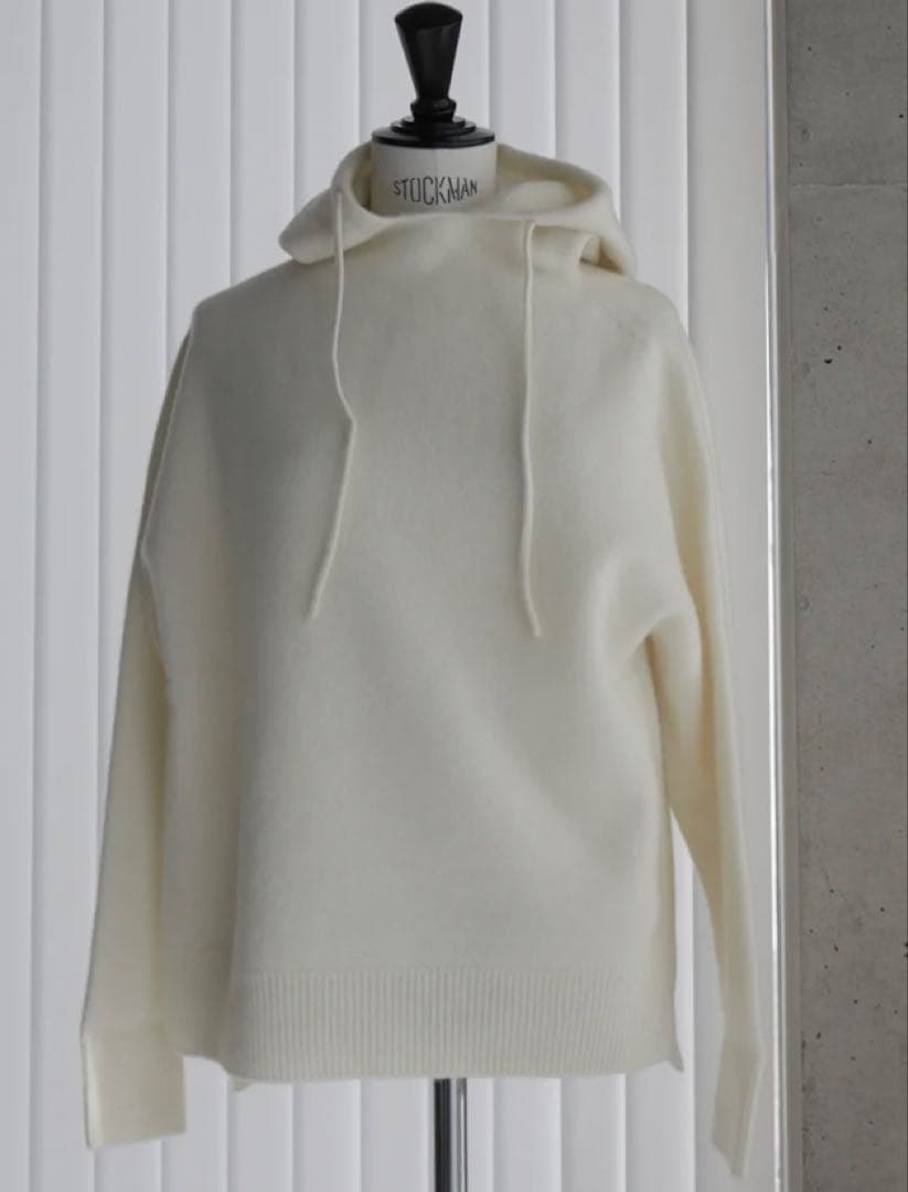 【新品】maison de R ウールカシミヤニットフーディ 23-12ウールカシミヤニットフーディ - MAISON de R