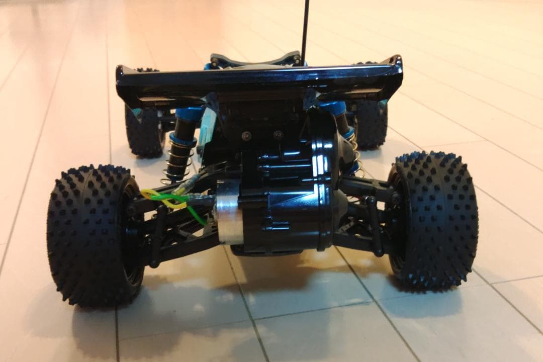 美品・走行2回】タミヤ DT-03 OPパーツ付き LEYTON HOUSE - メルカリ