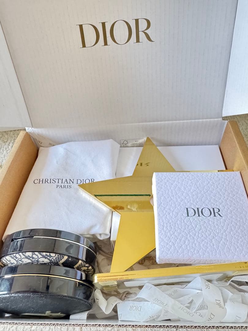 ディオール　雑貨　ファンデーション　スマホ　リング　リップ　ケース　非売品 ディオール 雑貨 ファンデーション スマホ リング リップ ケース