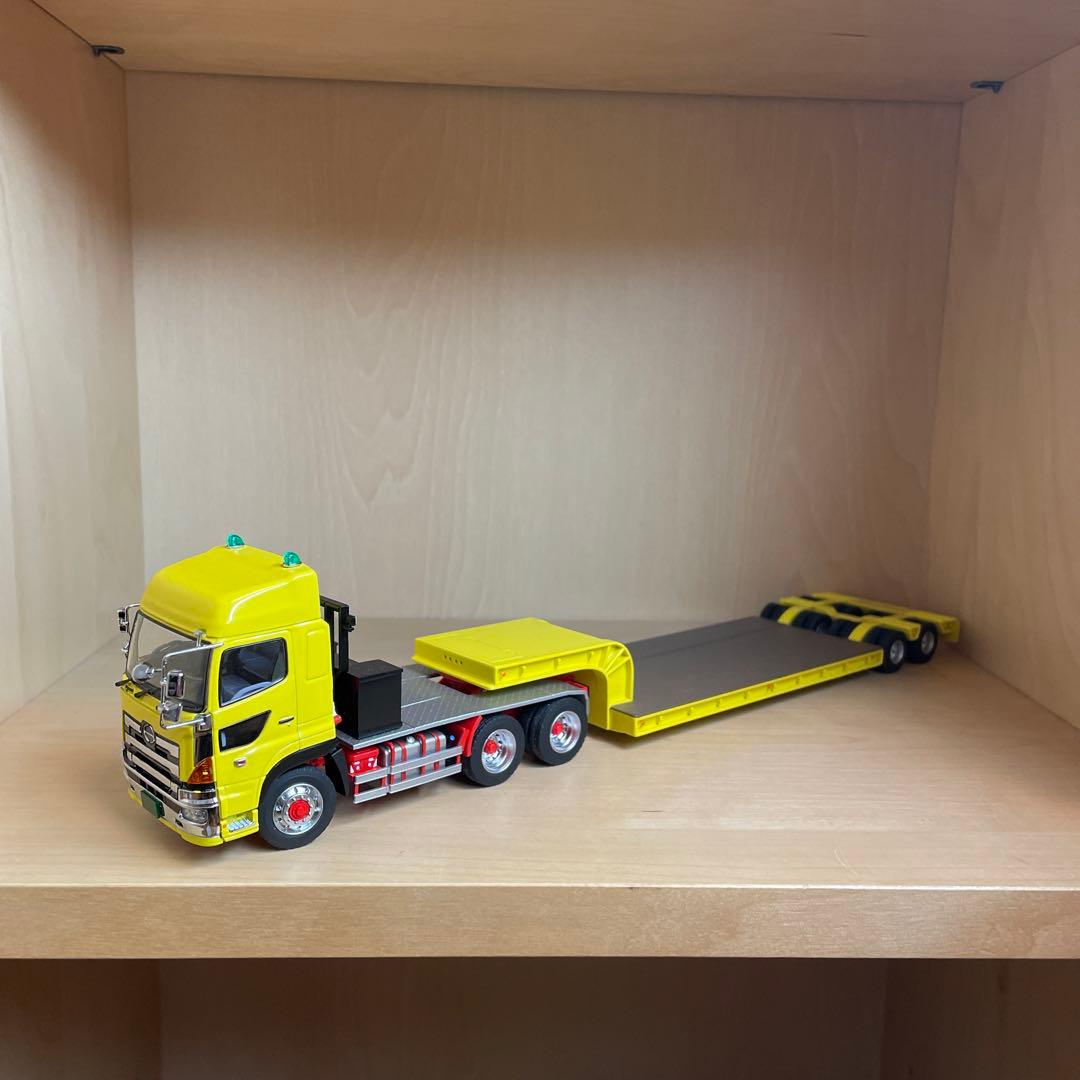 ケンクラフト 日野プロフィア 6x4 16輪中低床トレーラー 1/50 セット