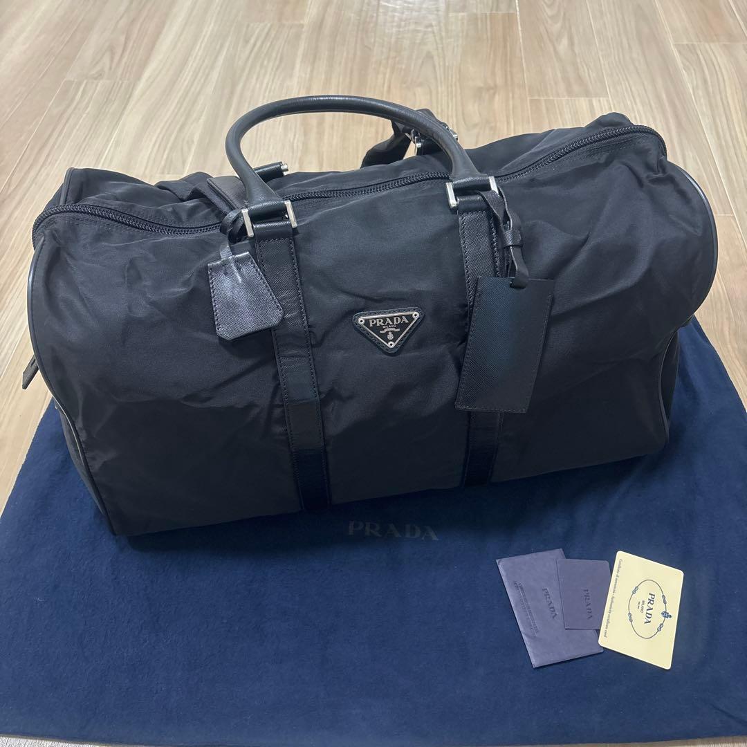 プラダ　ボストンバック　黒