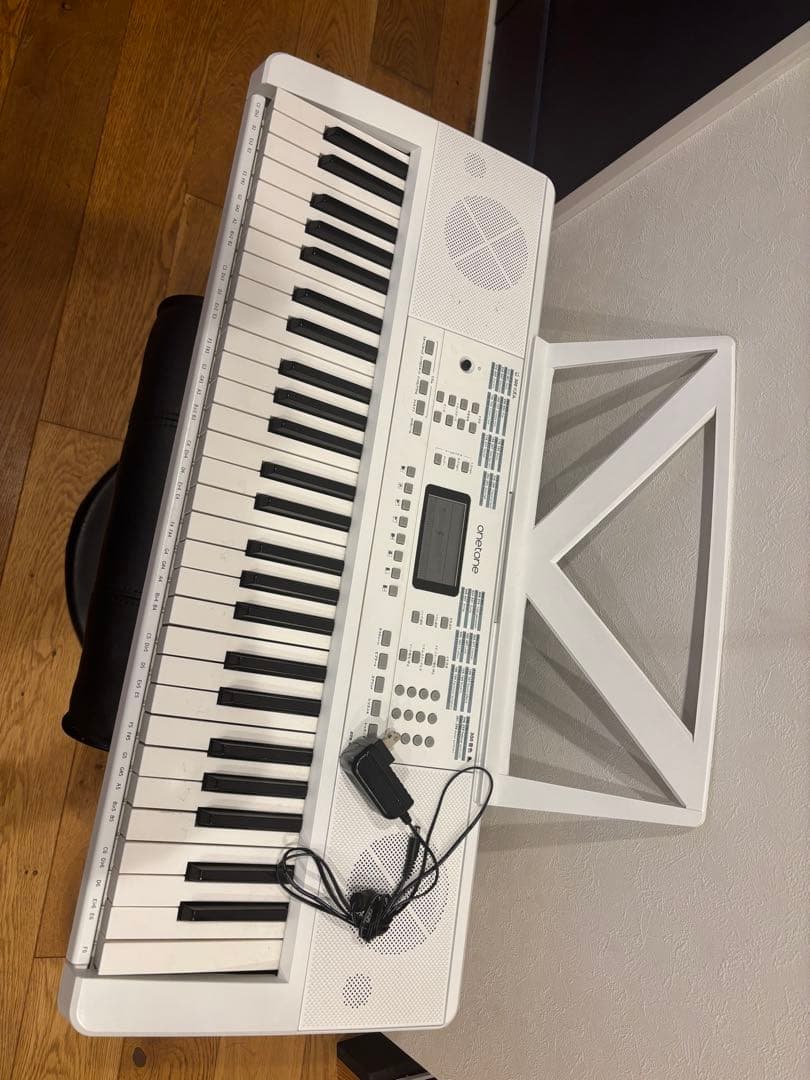 電子　キーボード　ピアノ　onetone ワントーン　ホワイト　54鍵盤