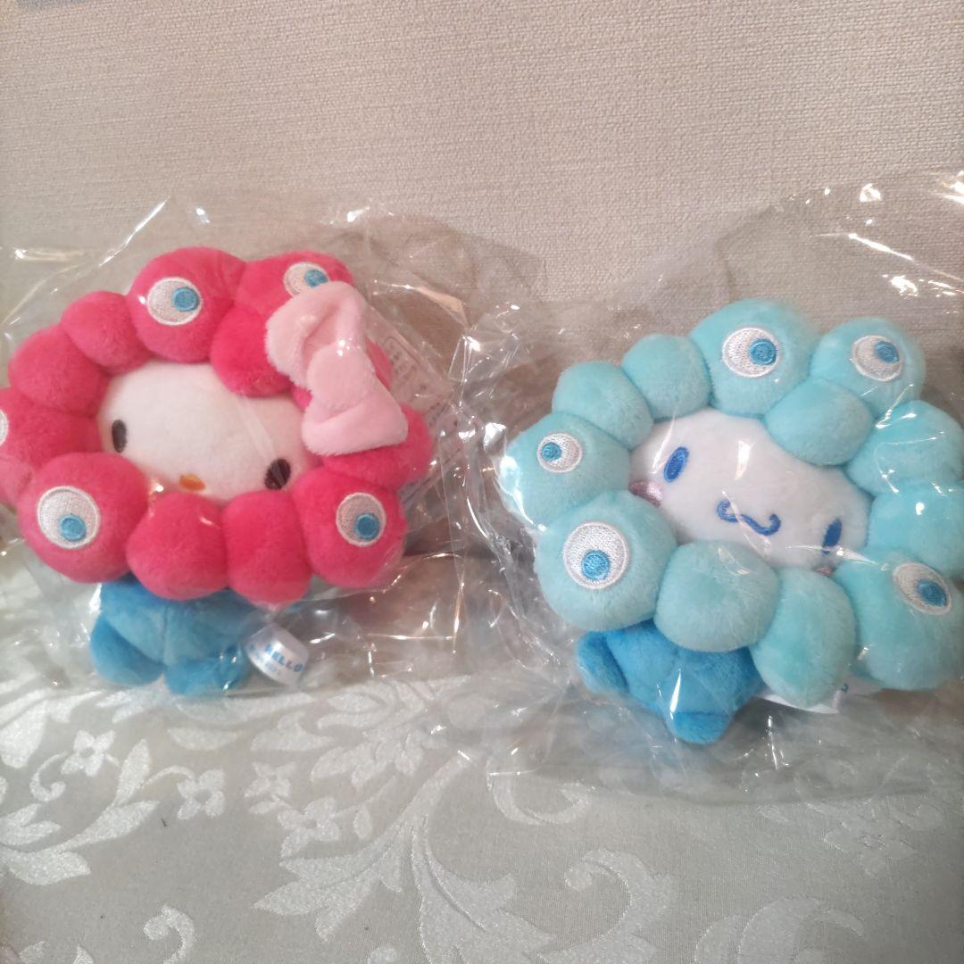 大阪万博　サンリオ　なりきりぬいぐるみ　カラビナ付きマスコット　キティ　シナモン