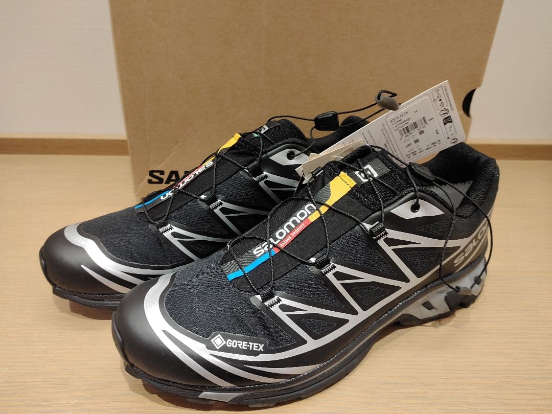 新品未使用！箱・タグ付き　Salomon GORE-TEX スニーカー ブラック