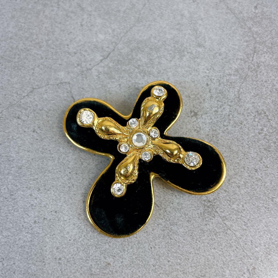 Christian Lacroix クリスチャンラクロワ　ブローチ　ヴィンテージ Christian Lacroix （クリスチャンラクロワ） ハートダイヤブローチ